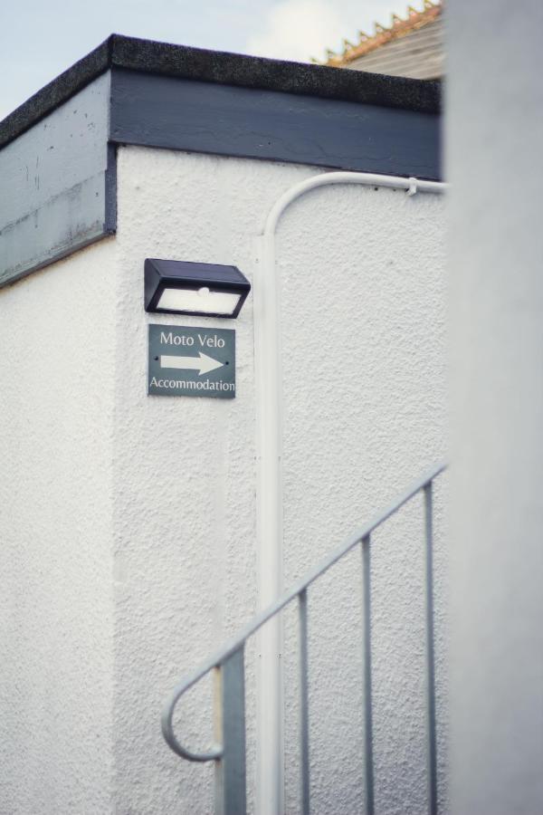 Union Road Moto Velo Accommodation Crediton Exterior photo