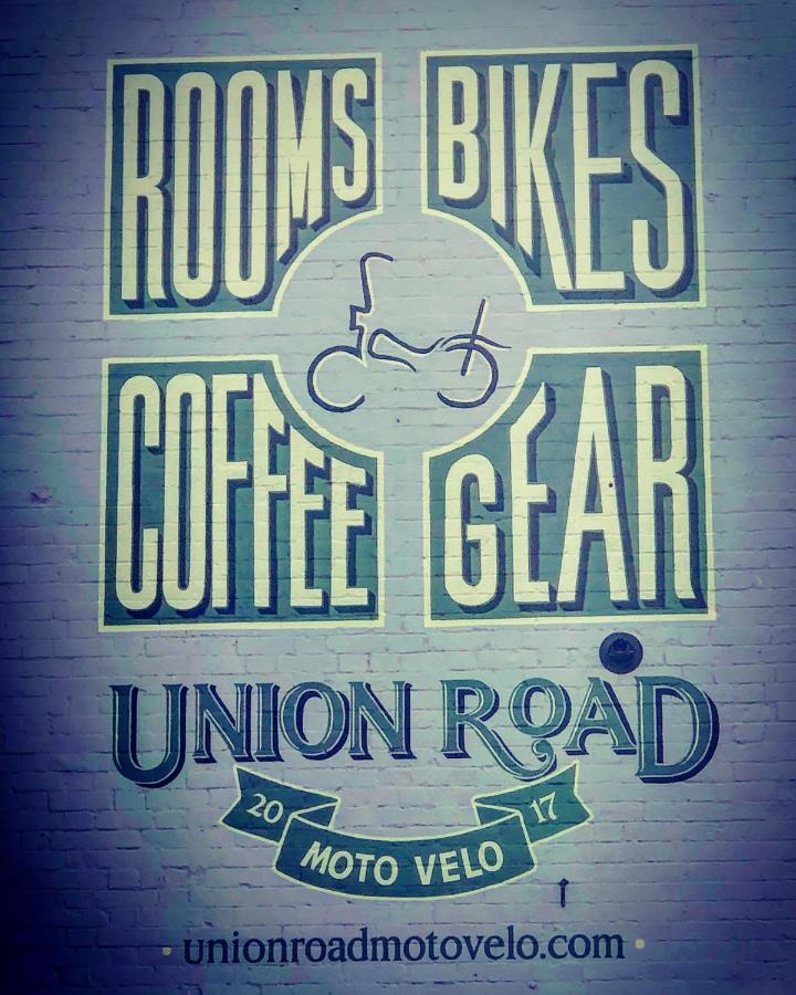 Union Road Moto Velo Accommodation Crediton Exterior photo