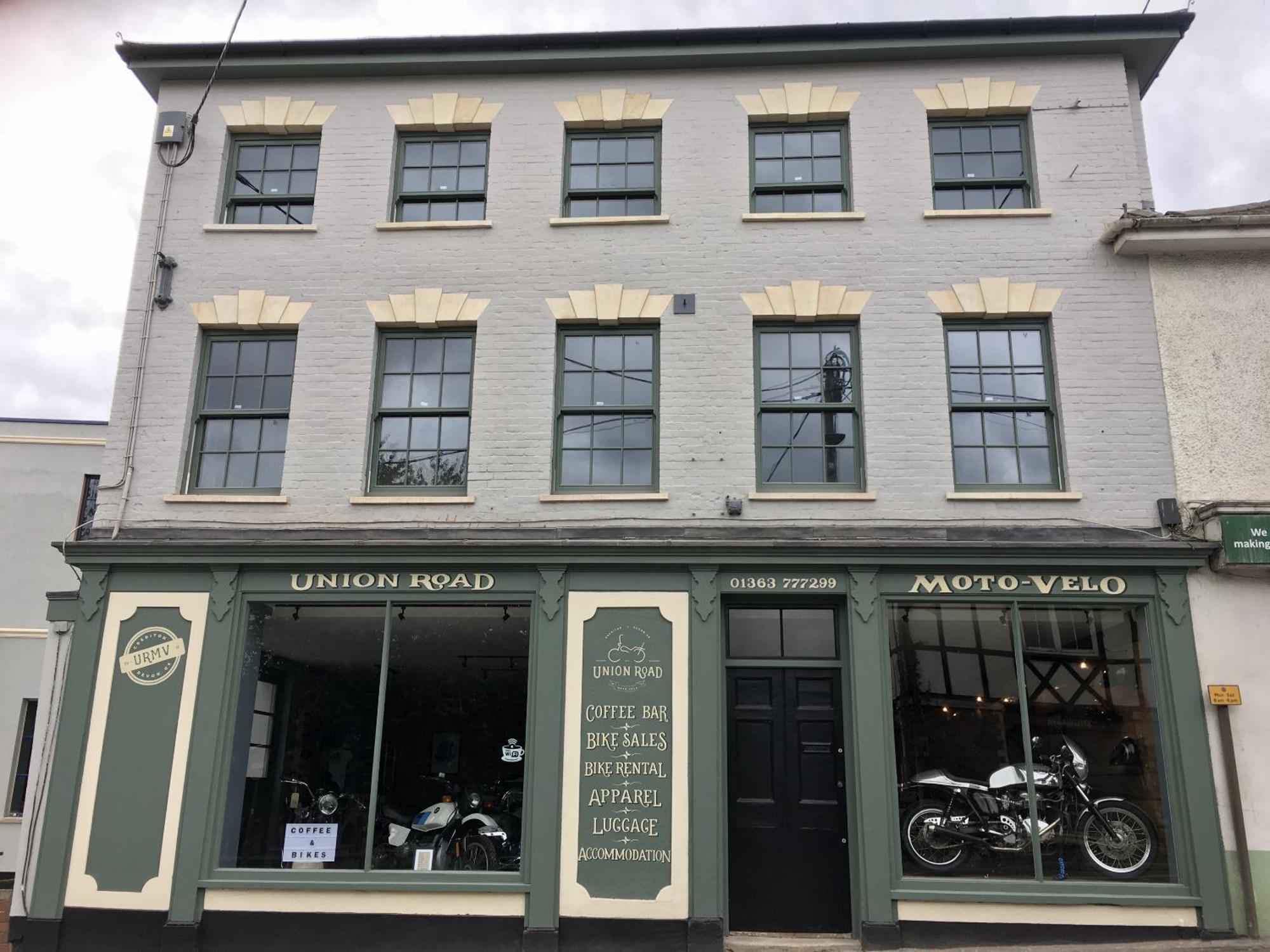 Union Road Moto Velo Accommodation Crediton Exterior photo